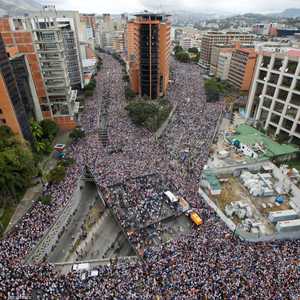 مئات الآلاف في شوارع كراكاس