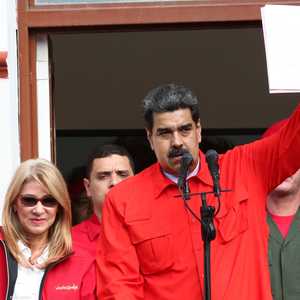 مادورو تحدى الجميع وتمسك بالسلطة