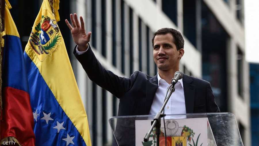 واتهم مادورو رئيس البرلمان المعارض، خوان غوايدو، بتنفيذ محاولة انقلابية، بعد أن نصب نفسه رئيسا بالوكالة لفنزويلا.