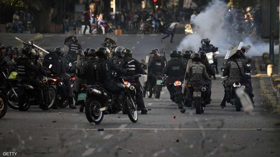 وفي الأثناء، كشف منظمة حقوقية غير حكومية معنية بحقوق الإنسان أن عدد قتلى الاحتجاجات الفنزويلية خلال اليومين الماضيين وصل إلى 13 شخصا، سقط غالبيتهم في العاصمة كراكاس برصاص الأمن.