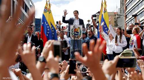 تسارعت الأحداث في فنزويلا بعد أن طلب الرئيس الفنزويلي نيكولاس مادورو قطع العلاقات الدبلوماسية مع الولايات المتحدة إثر إعلانها الاعتراف بالرئيس بالوكالة خوان غوايدو.