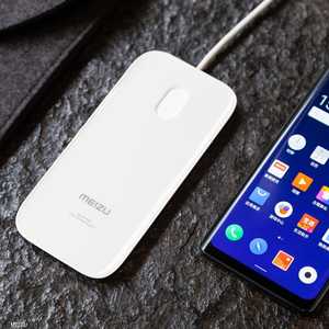 يعتبر أول هاتف بدون أزرار في العالم