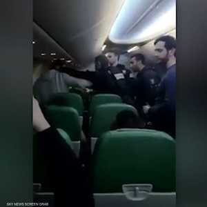 تحويل طائرة بسبب "تكبيرة الصلاة"