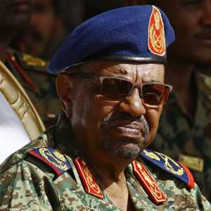 البشير يدعو إلى أن يعود السلام في المنطقة