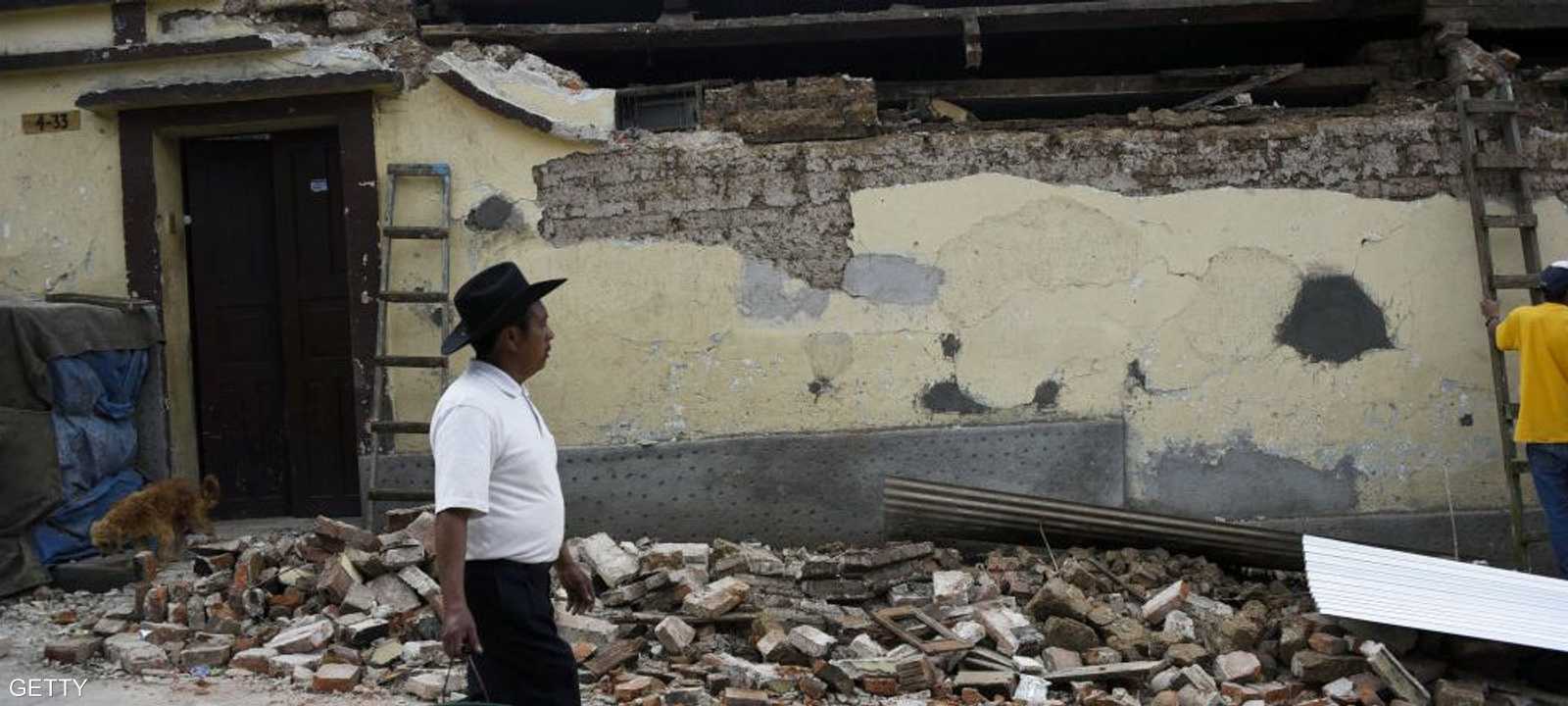 دفع الزلزال السلطات إلى إجلاء آلاف الأشخاص من المدارس