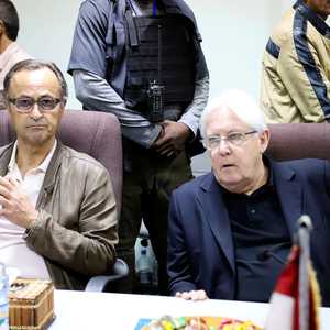 الجنرال الهولندي باتريك كاميرت ومارتن غريفيث