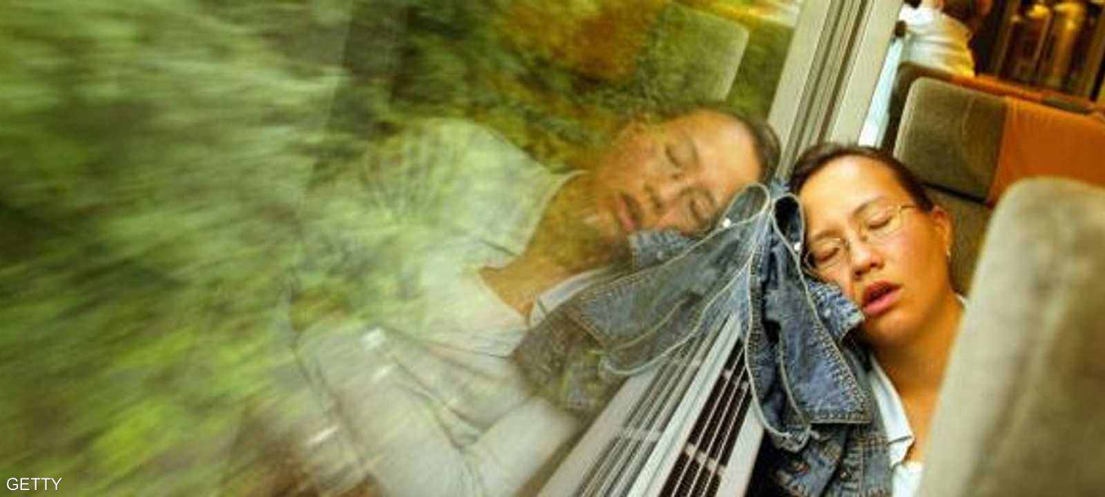 فتح الفم أثناء النوم.. أسباب وحلول