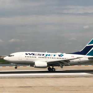 طائرة ويست جيت عادت أدراجها