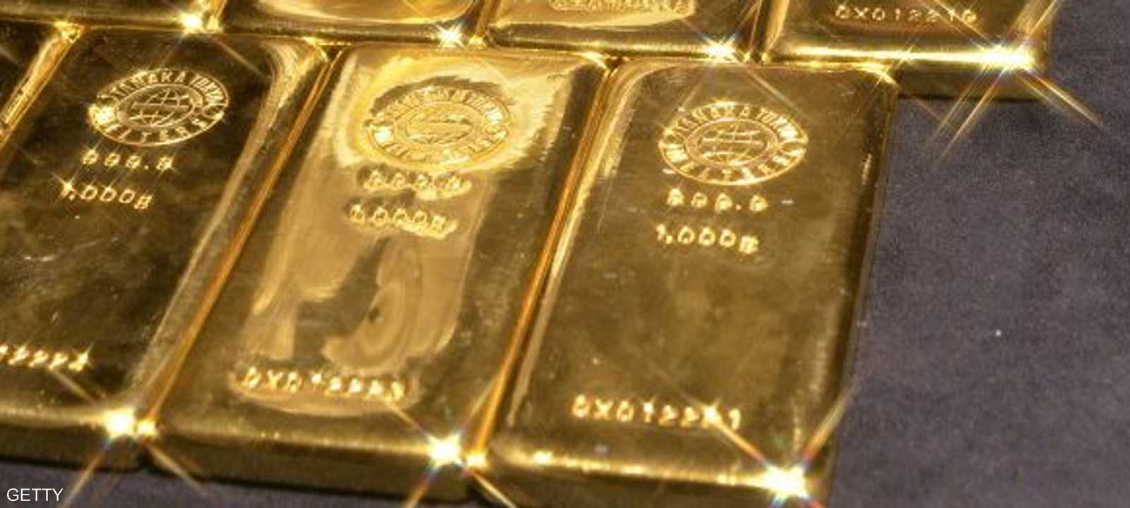 نزلت عقود الذهب الأميركية الآجلة 0.4 بالمئة