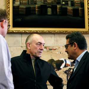 الجنرال الدنماركي مايكل لوليسغارد (وسط) في مهمة صعبة للغاية