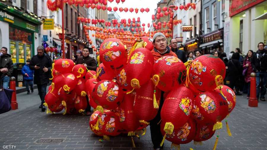 وتستمر الاحتفالات بهذا العيد حتى الـ 15 من الشهر الأول حسب التقويم القمري الصيني.
