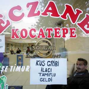 إعلان عن توفر علاج إنفلونزا بإحدى الصيدليات في إسطنبول