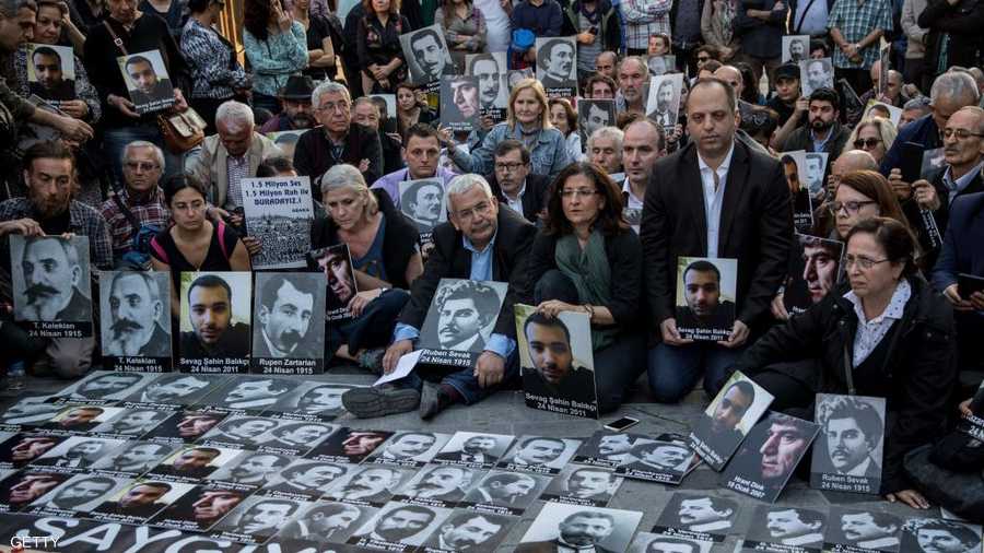 وتشهد تركيا وأرمينيا وغيرها من الدول في أبريل من كل عام وقفات تستذكر الضحايا.