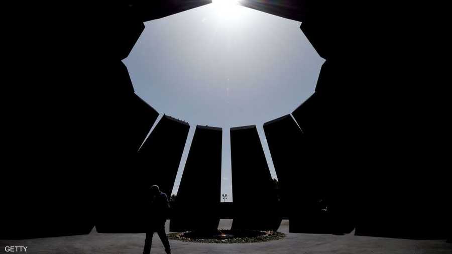 وتحتضن عاصمة أرمينيا، يرفان، نصبا تذاكريا لضحايا الإبادة الجماعية، يحرص كثير من زعماء العالم على زيارته.