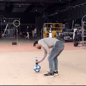 ميسي "يرد على صلاح" باستعراض مهاراته