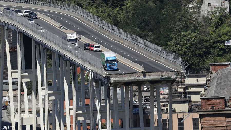 انهيار الجسر أثار جدلا بشأن البنية التحتية للطرق في البلاد.