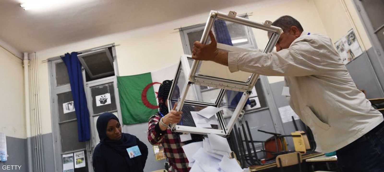 طلب ما مجموعه 186 شخصا وثائق لإعلان ترشيحهم