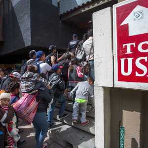 طلب ترامب 5.7 مليار دولار لمشروع الجدار