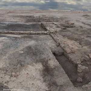 يقع المبنى المكتشف في الجهة الجنوبية من تل آثار أبوصيفي