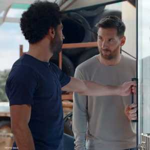 هل التقى ميسي بصلاح خلال تصوير الإعلان؟