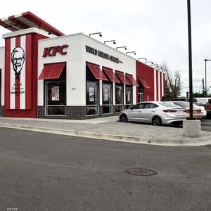 موظفون في كنتاكي أساؤوا معاملة الموظفة السابقة