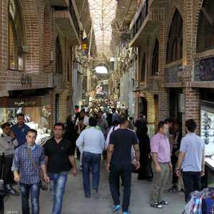 يتعرض الاقتصاد الإيراني لخطر الانهيار الكامل
