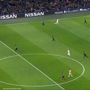 حالة تسلل على مهاجم أياكس رغم أنه كان قبل خط المنتصف