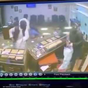 سطو مسلح على محل للمجوهوات في مصر