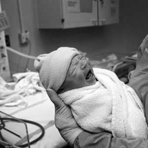 علماء يدرسون زراعة أرحام للرجال المتحولين جنسيا