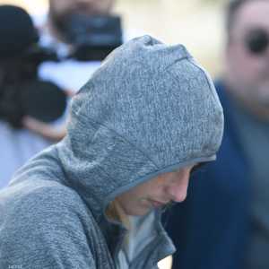 شقيقة سالا قبل بدء مراسم الحنازة