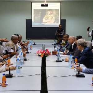 جانب من مشاورات لجنة إعادة الانتشار بشأن الحديدة