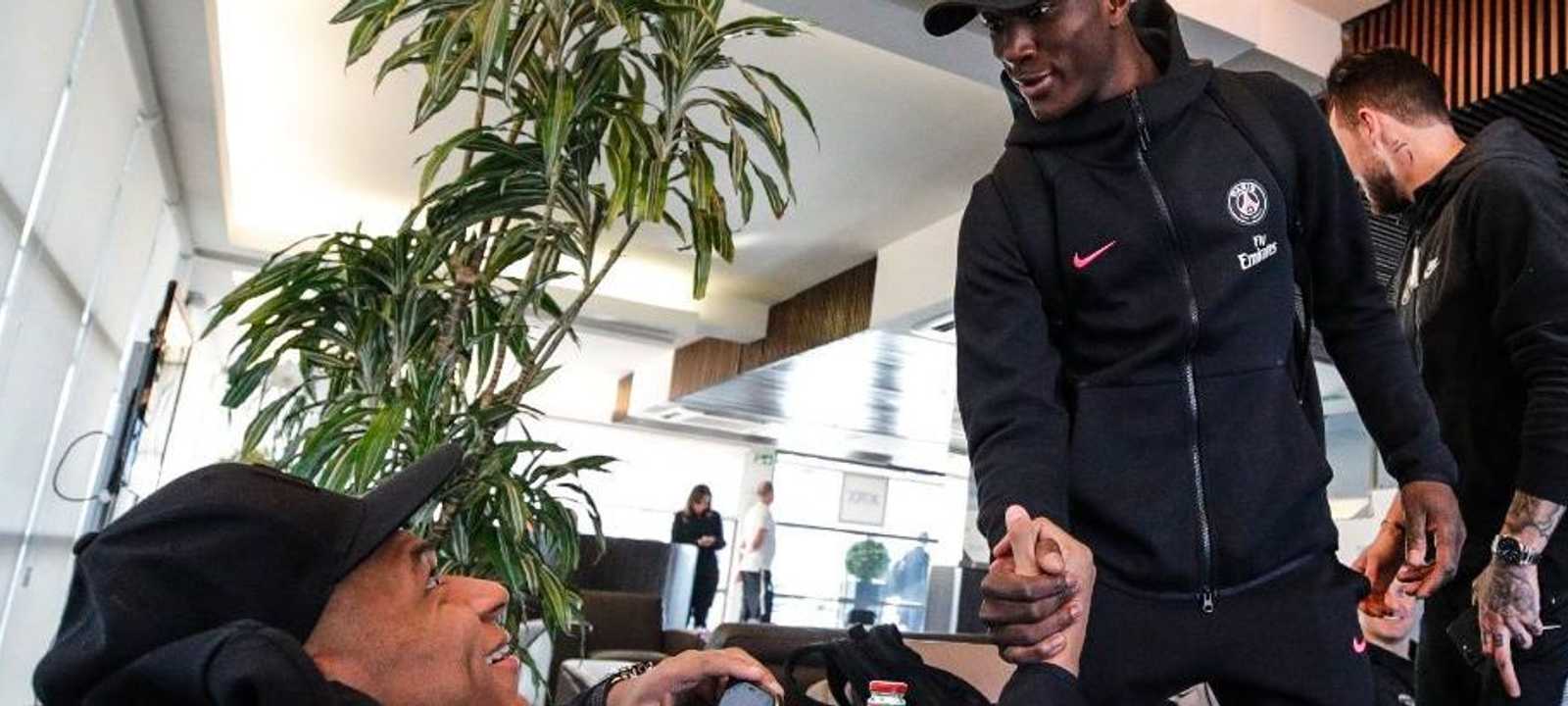 مبابي يتابع جدول مباريات برشلونة في فبراير