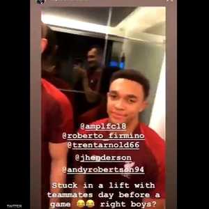 ذكر المصدر أن لاعبي كلوب لم يعلقوا لفترة طويلة داخل المصعد