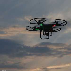 يعاقب القانون البريطاني على تعريض طائرة للخطر