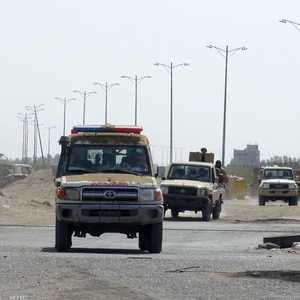 الوفد الحكومي يطالب بوضع آلية لعودة الطواقم الأمنية والإداري