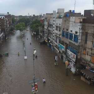 تتسبب الأمطار الموسمية في حدوث انهيارات أرضية متكررة