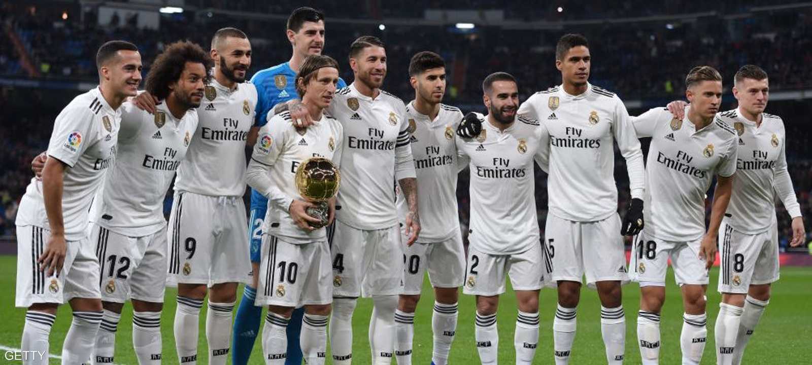 لاعبو مدريد يحتفلون بكرة مودريتش الذهبية