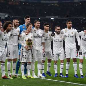 لاعبو مدريد يحتفلون بكرة مودريتش الذهبية