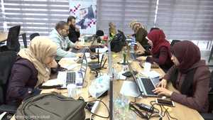 "العمل عن بعد".. ملاذ الخريجين من البطالة في غزة
