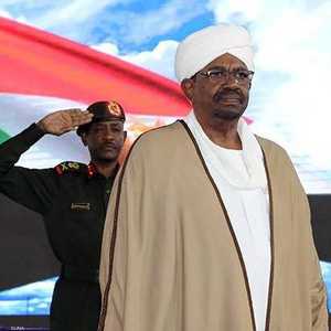 البشير فرض الطوارئ وحل الحكومة وعين وزير الدفاع نائبا له