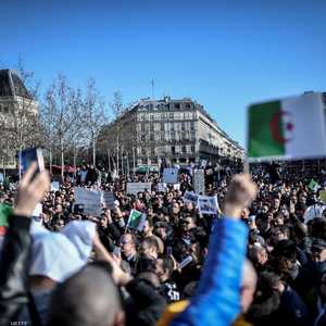 الآلاف تدفقوا في شوارع العاصمة الجزائرية