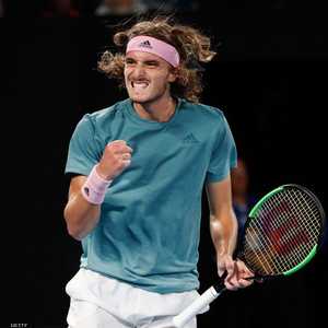 تسيتسيباس يتقدم إلى المركز الحادي عشر