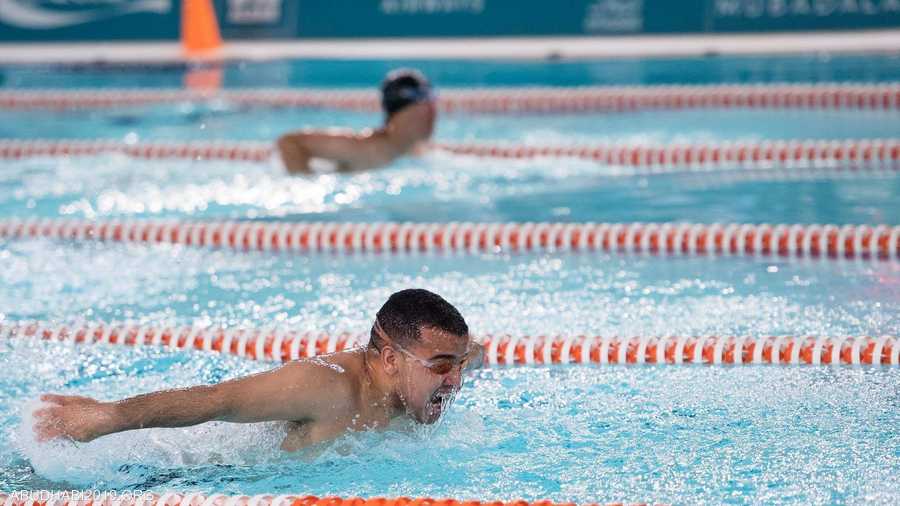 تمثل السباحة أيضا ميدانا للتنافس بين أصحاب الهمم في الأولمبياد الخاص