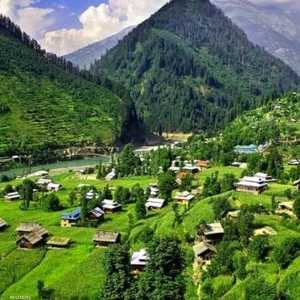 طبيعة خلابة لإقليم كشمير المتنازع عليه