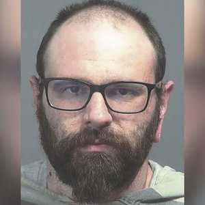 الشرطة اعتقلت عامل التوصيل