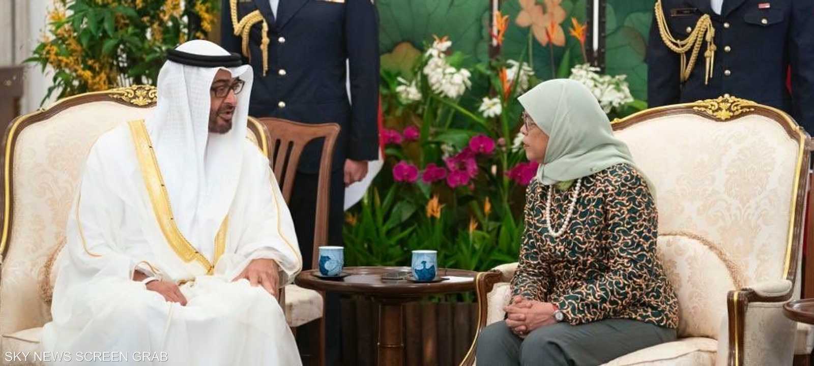 رئيسة سنغافورة رحبت بزيارة الشيخ محمد بن زايد (وام)