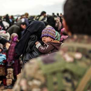 المدنيون لا يزالون يواصلون الخروج من بلدة الباغوز.