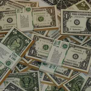 عثر العامل على مبلغ يوازي 390 ألف دولار