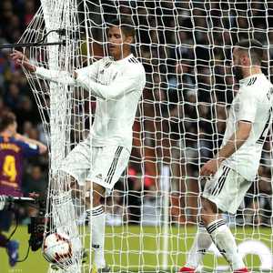 هدف راكيتش ولاعبو الريال مع الكرة في المرمى