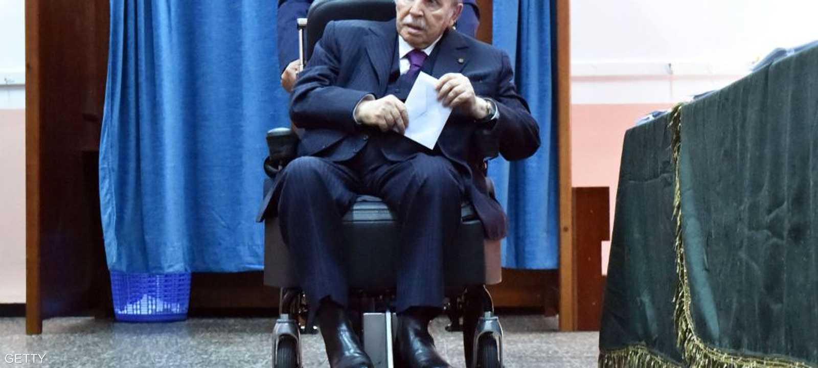 يتعين على المرشحين الرئاسيين تقديم طلبات ترشحهم بأنفسهم